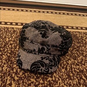 Icing Black and Gray Patterned Hat